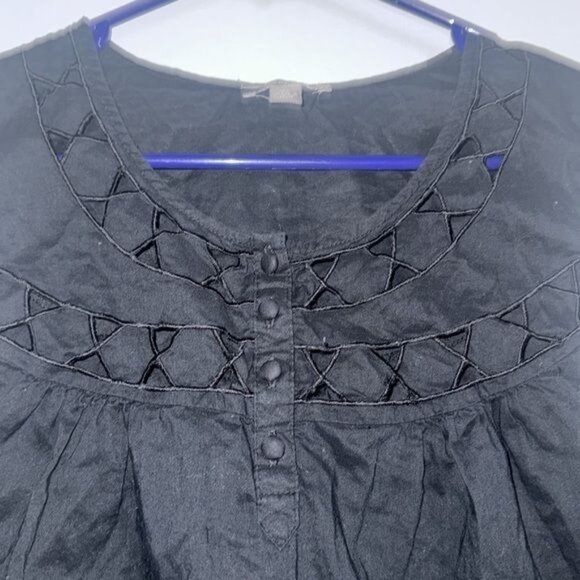 Apt. 9 Black Sleeveless Top With Button Detail & Embroidered Design XL - Picture 5 of 9